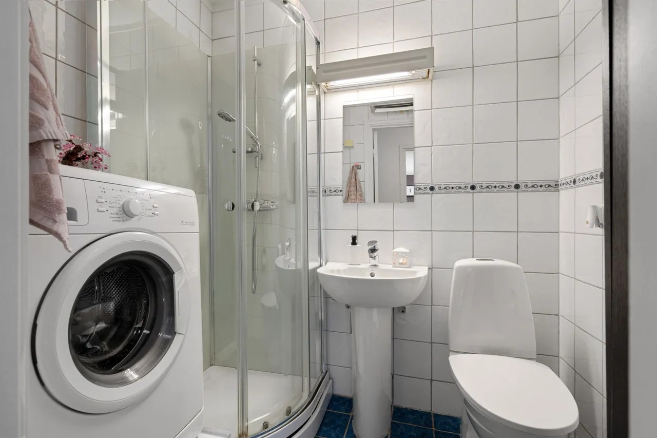 WC og dusjkabinett ble skiftet i 2017.